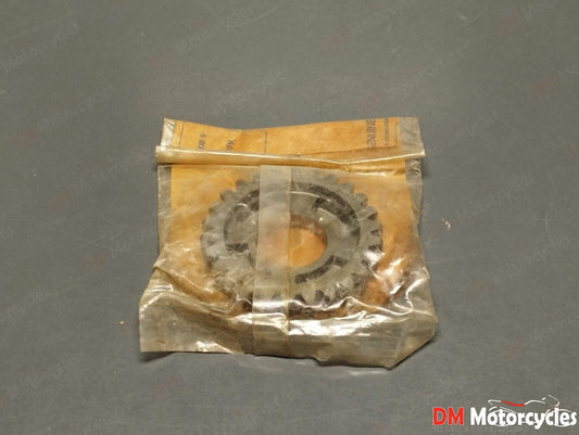 Yamaha genuine nos rz 125 gear transmission 3rd wheel pn 10w-17231-00