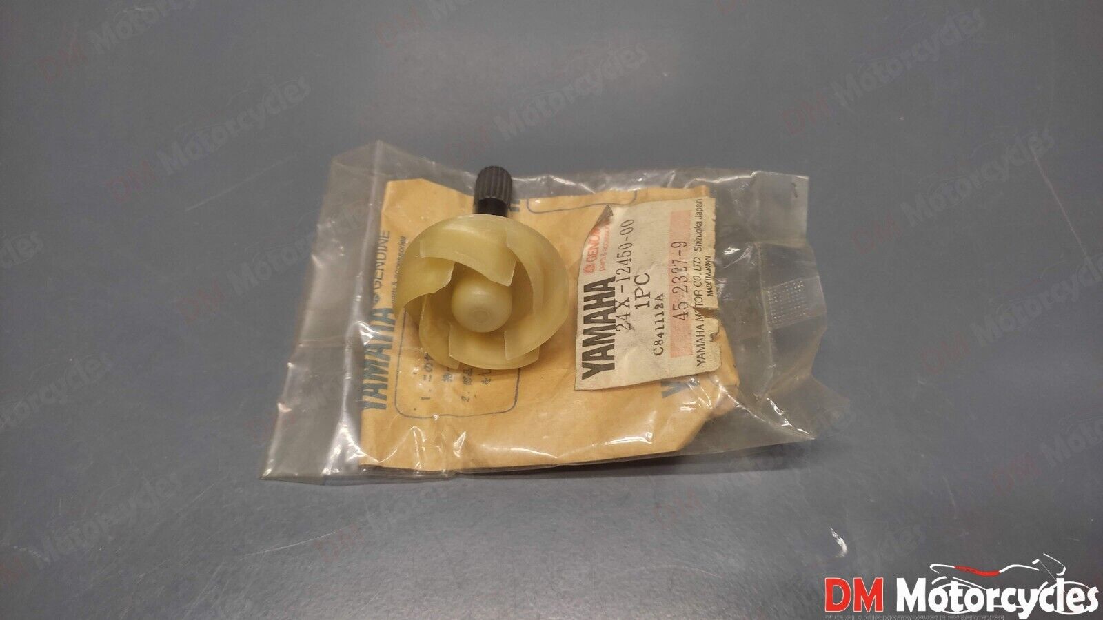 Yamaha genuine nos yz125 1983 water pump impeller shaft pn 24x-12450-00