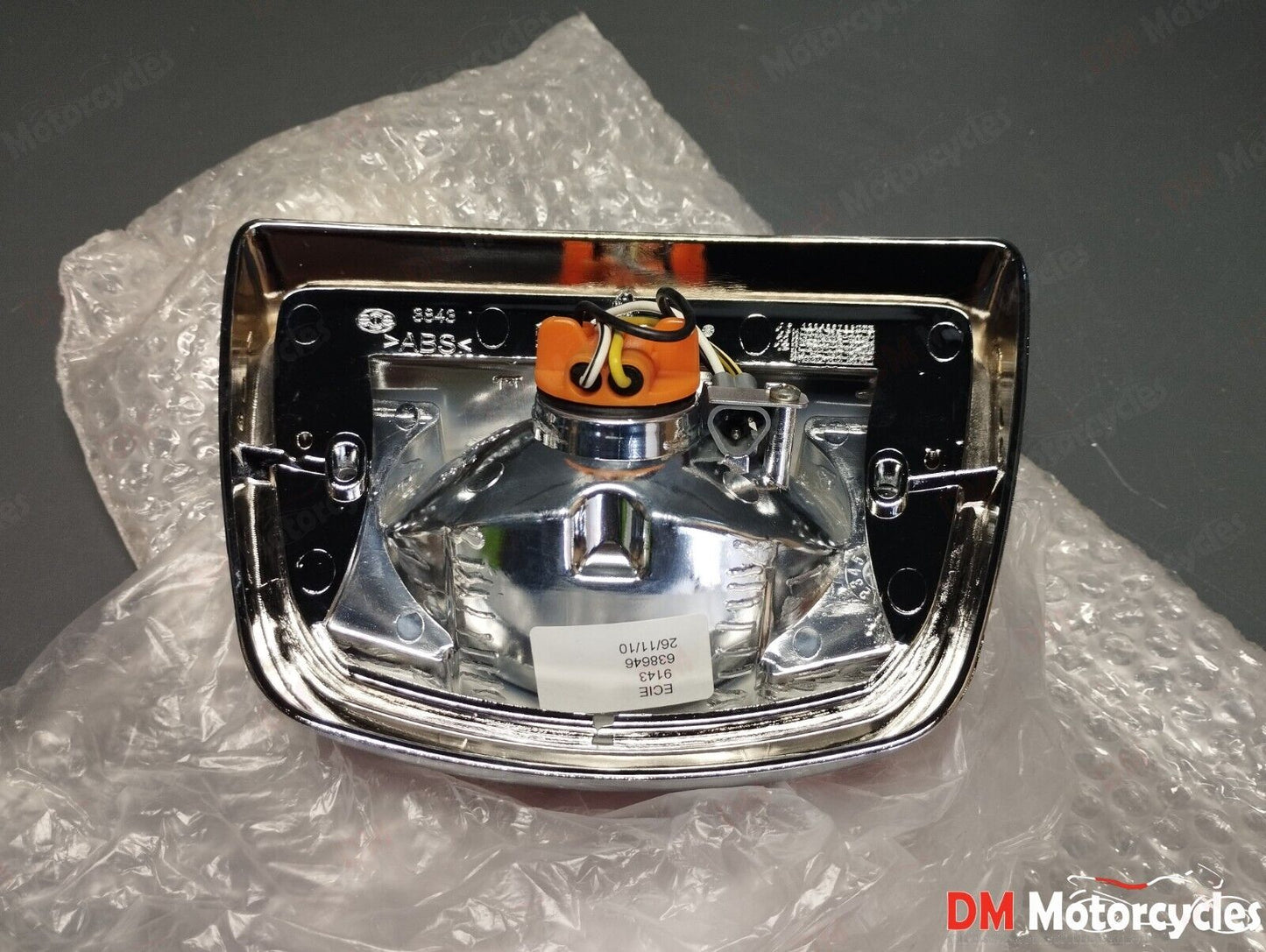 Piaggio genuine new vespa lx lxv s 50 - 150 tail light pn 638646