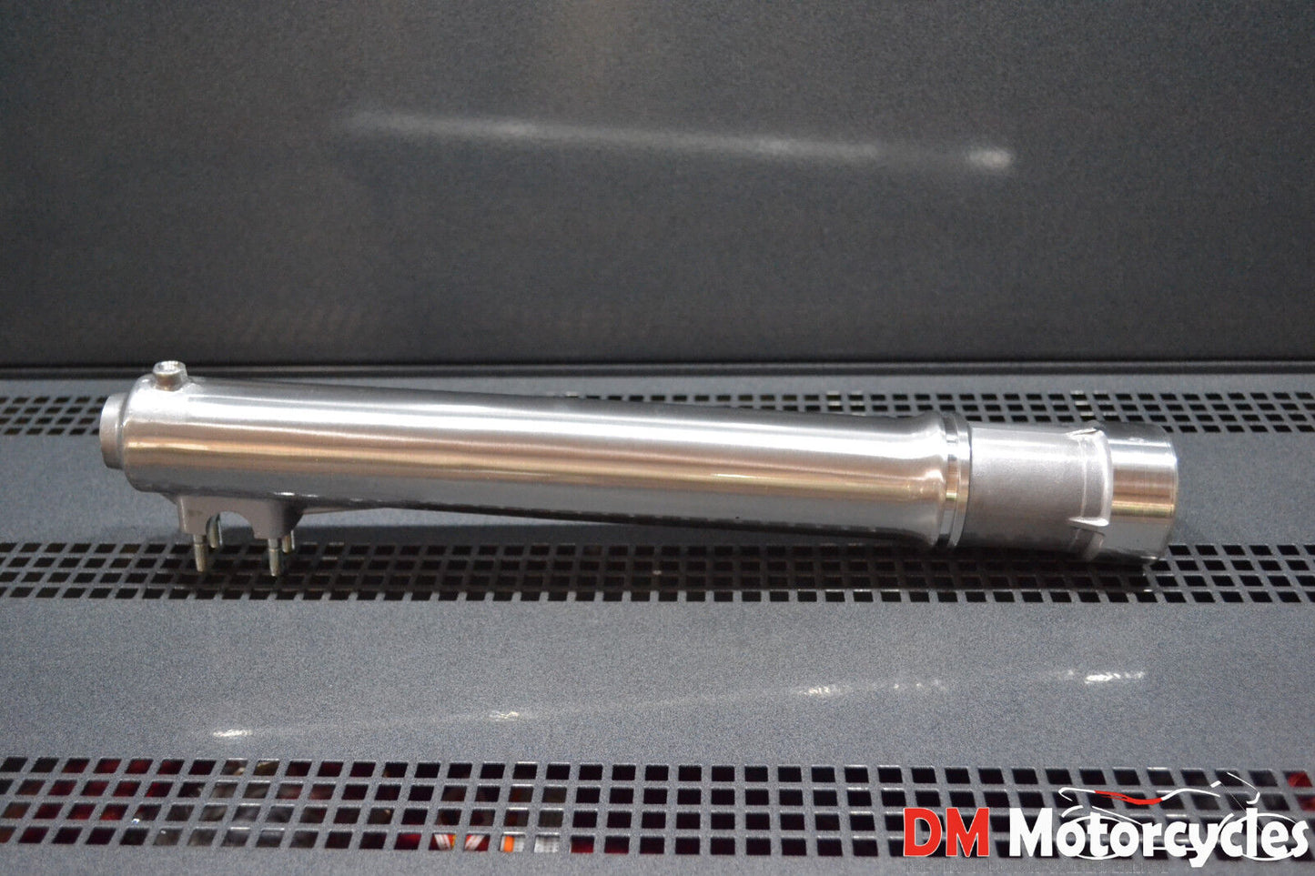 Yamaha genuine nos xt600 xt 600 84 - 89 fork outer tube 2 pn 43f-23136-10-38