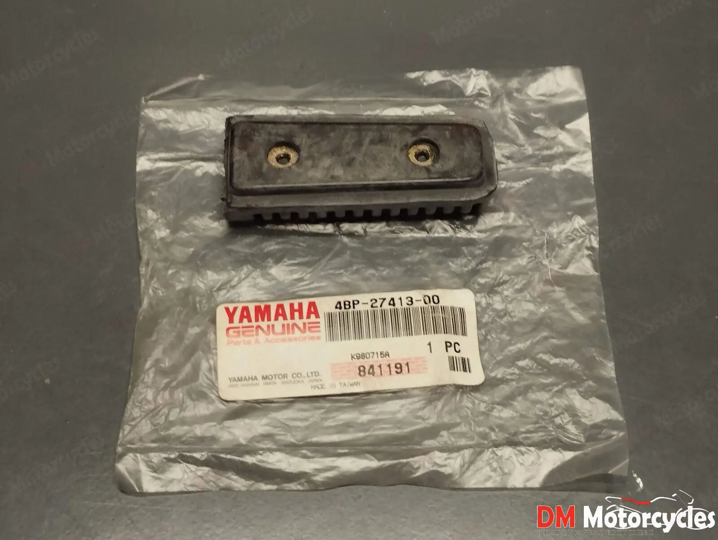 Yamaha genuine new fzs 100 xv 1700 fjr 1300 tmax footrest rubber pn 4bp-27413-00