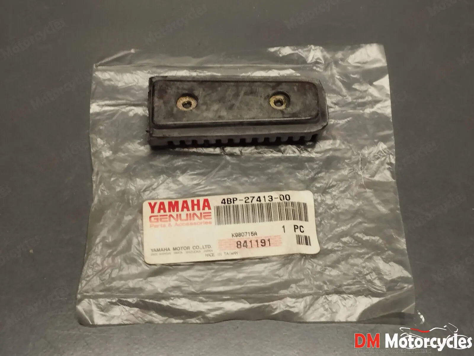 Yamaha genuine new fzs 100 xv 1700 fjr 1300 tmax footrest rubber pn 4bp-27413-00