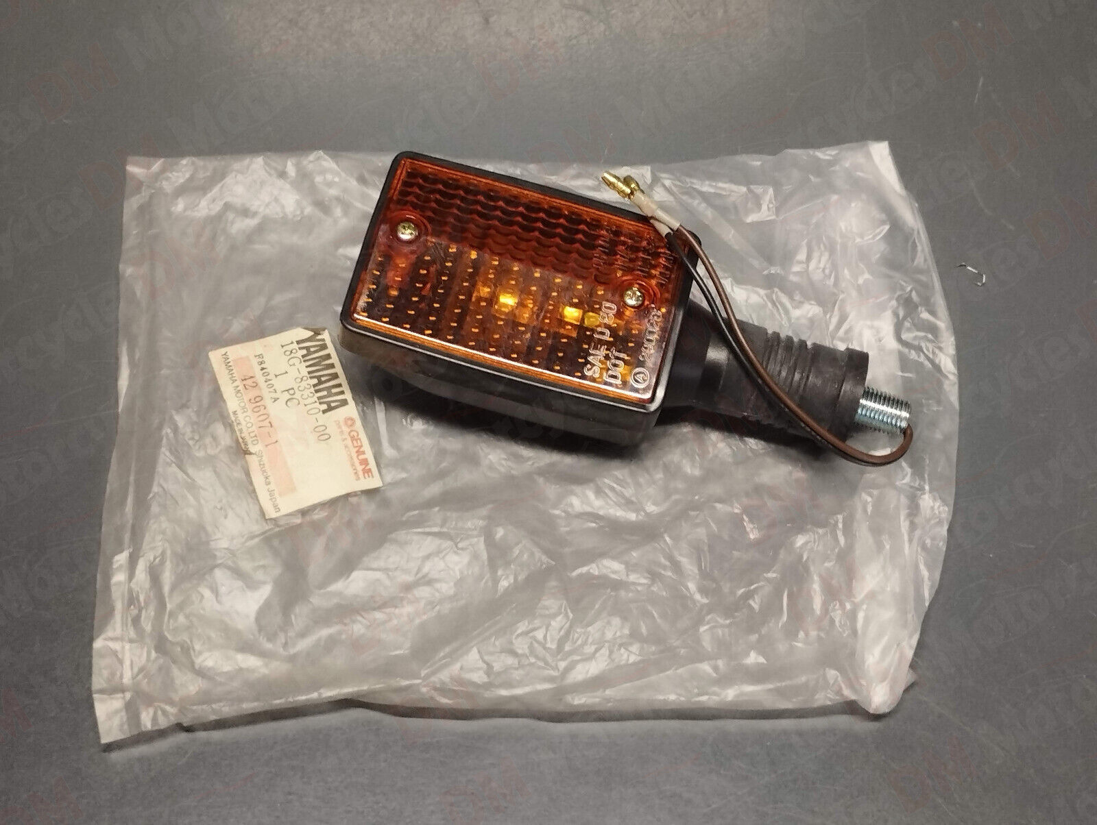 Yamaha genuine nos dt 125 dt 175 1982 left front turn signal pn 18g-83310-00