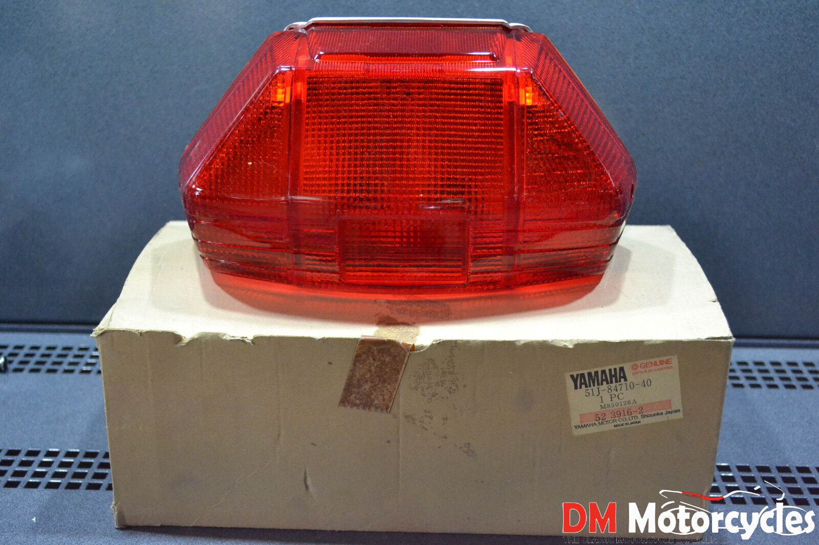 Yamaha genuine nos fj600 fj 600 1984 tail light assy pn 51j-84710-40