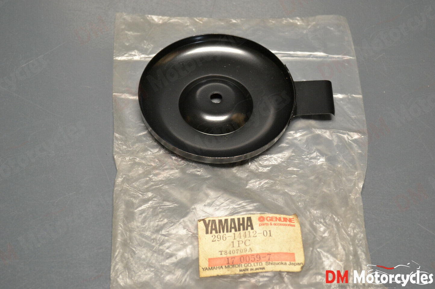 Yamaha genuine nos u7e v75 airbox cover lid cap pn 296-14412-01