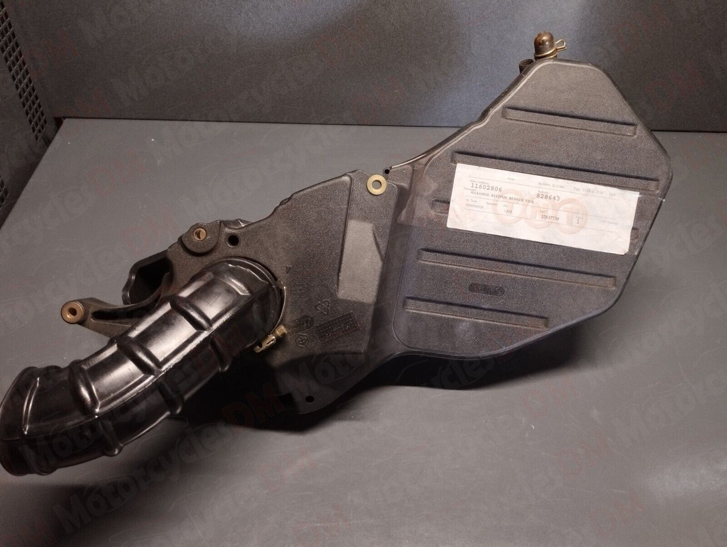 Piaggio genuine new X9 125 180 airbox filter housing pn 828643