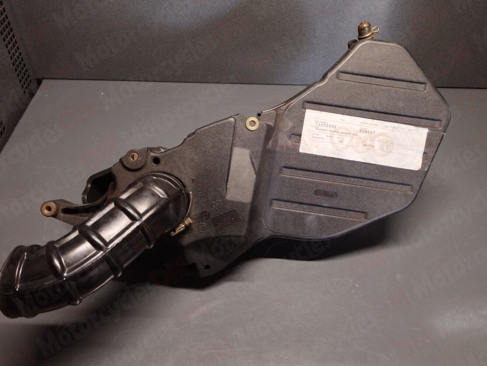 Piaggio genuine new X9 125 180 airbox filter housing pn 828643