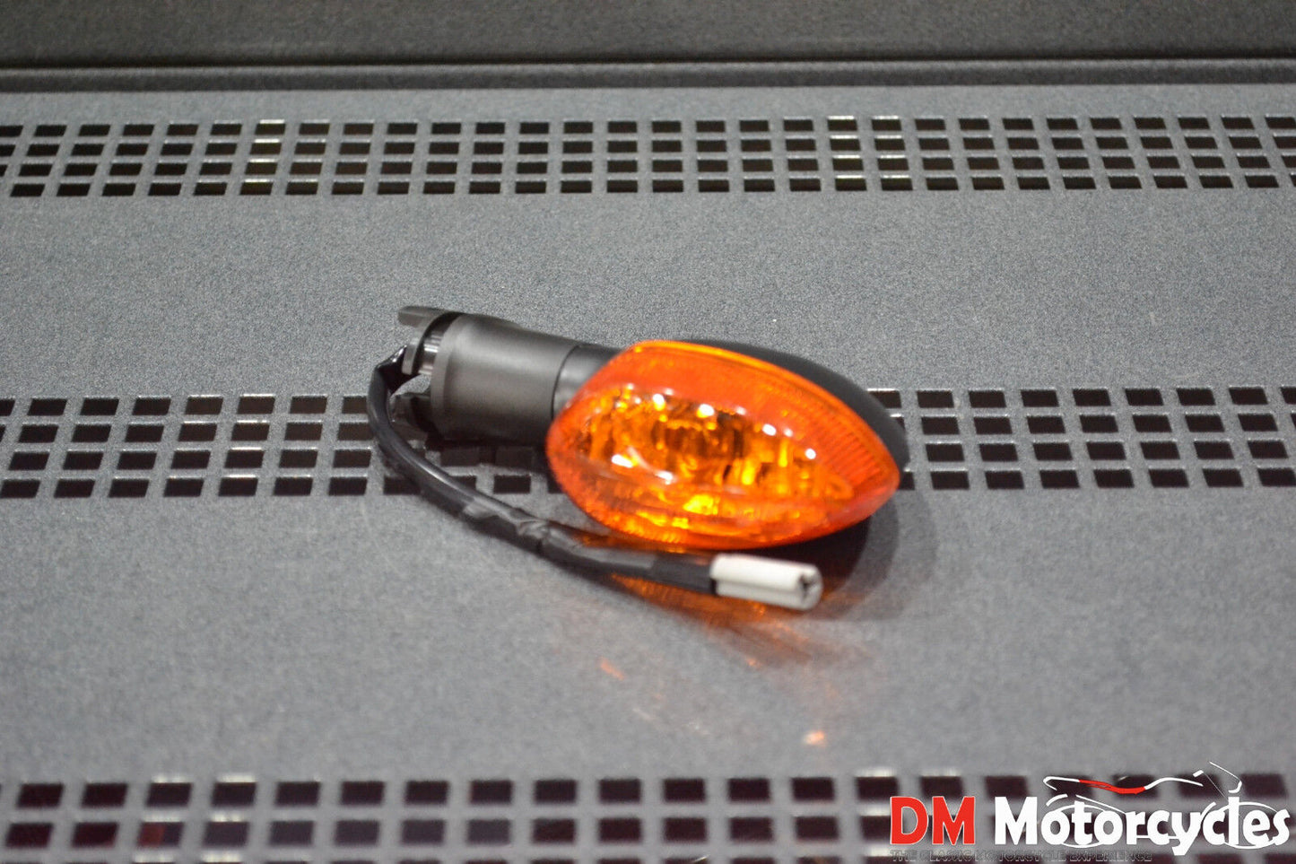 YAMAHA GENUINE NEW YZF R1 R6 FZ6 2006 - 2010 REAR INDICATOR A PN 2CO-83330-10