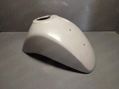 Piaggio genuine new Vespa LX 50 125 150 front fender Unpainted pn 666528