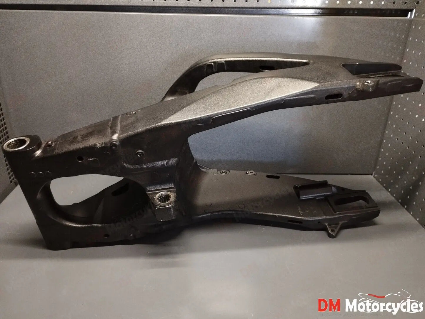 Suzuki genuine used GSX-S1000 swingarm swing arm with bearings