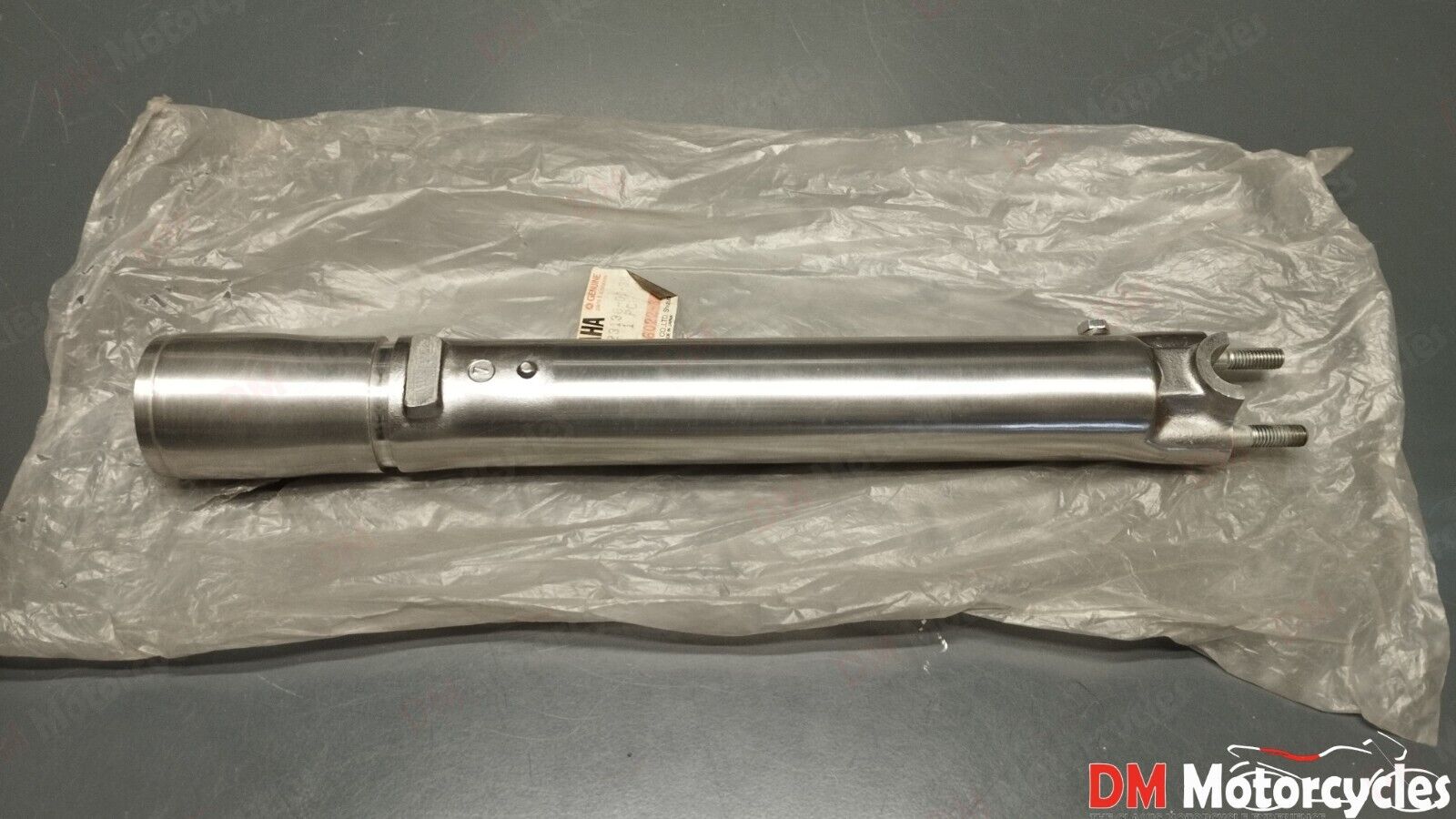 Yamaha genuine nos DT 175 fork outer tube pn 2a8-23138-00-38