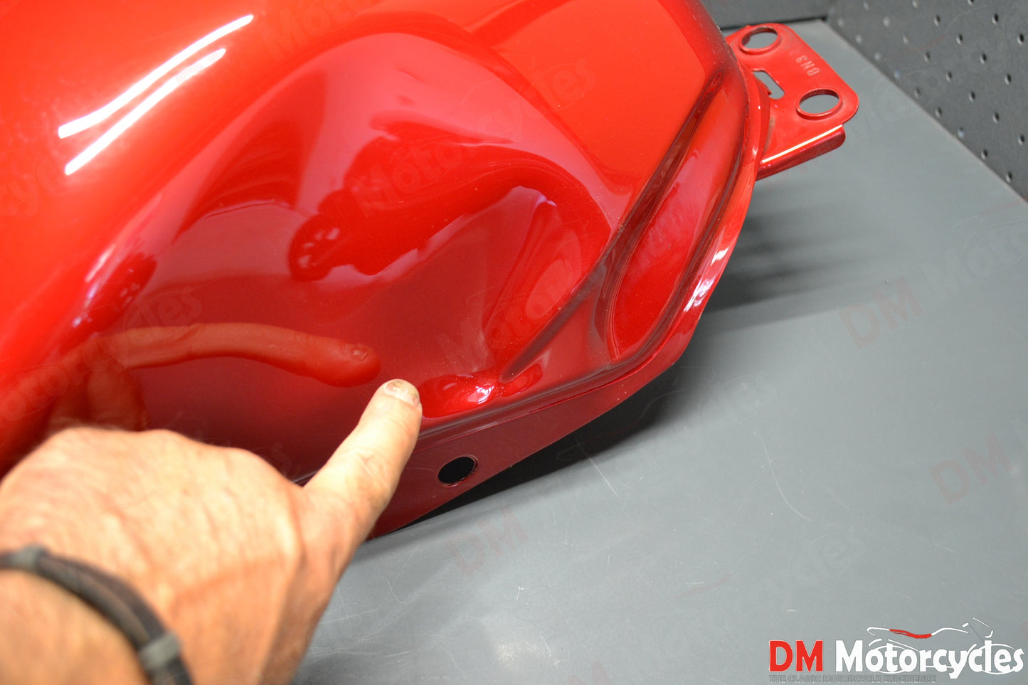 Suzuki genuine used INAZUMA GW250 2013 fuel petrol gas with dent