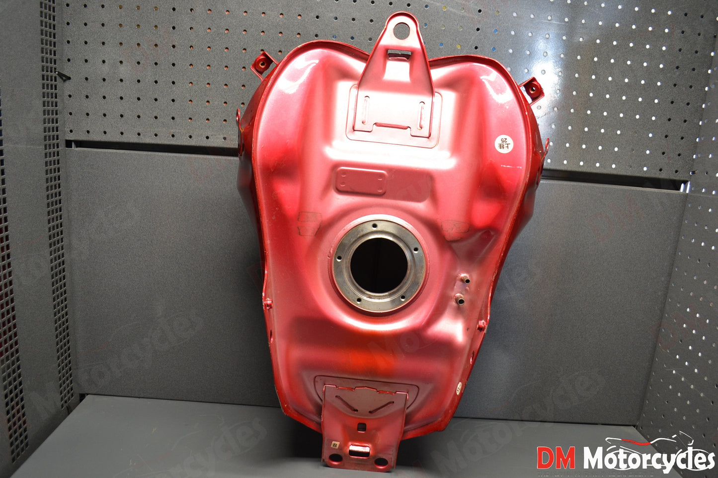 Suzuki genuine used INAZUMA GW250 2013 fuel petrol gas with dent