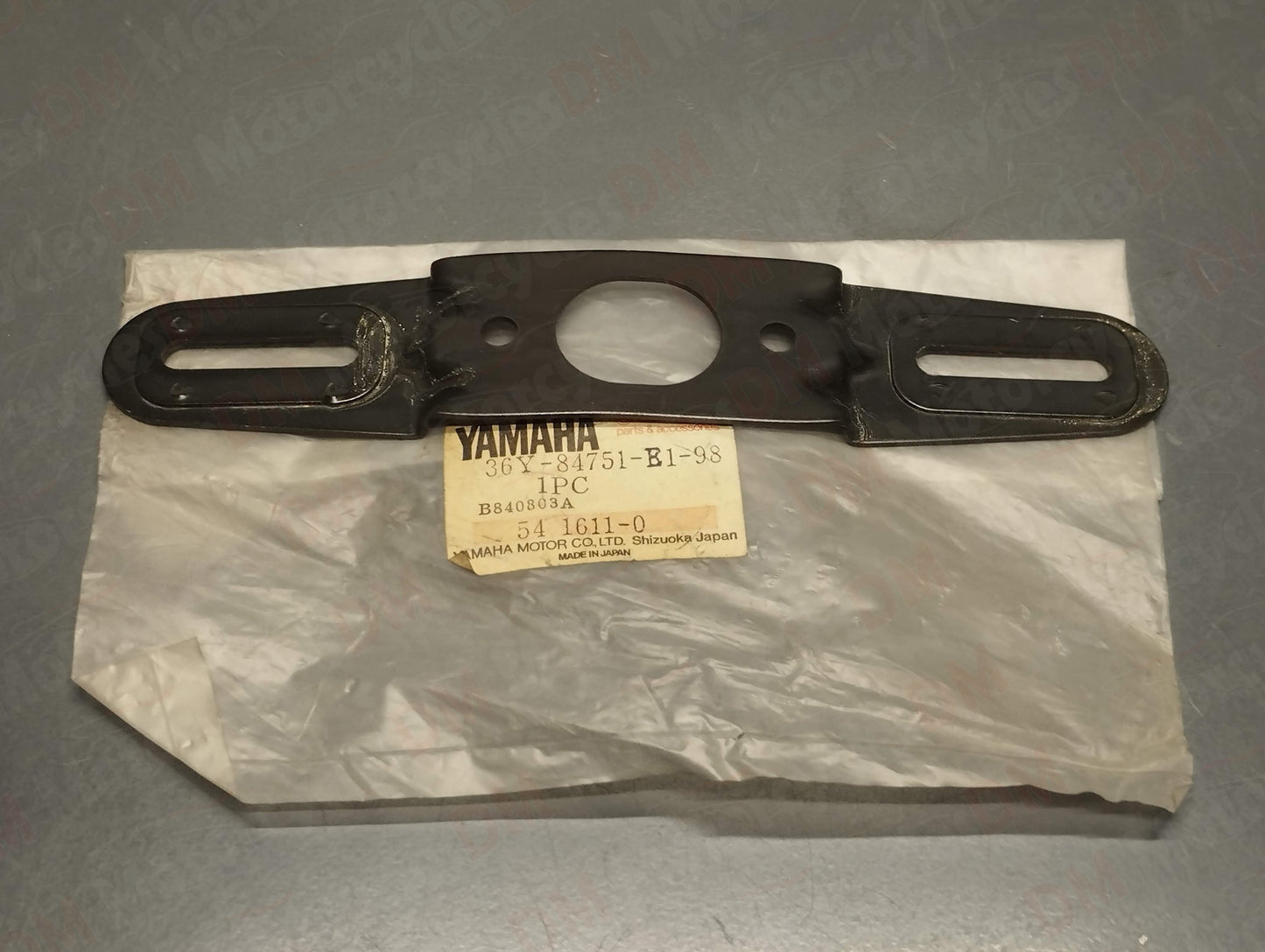 Yamaha genuine new FZX750 1993 license plate bracket mount pn 36Y-84751-E1-98