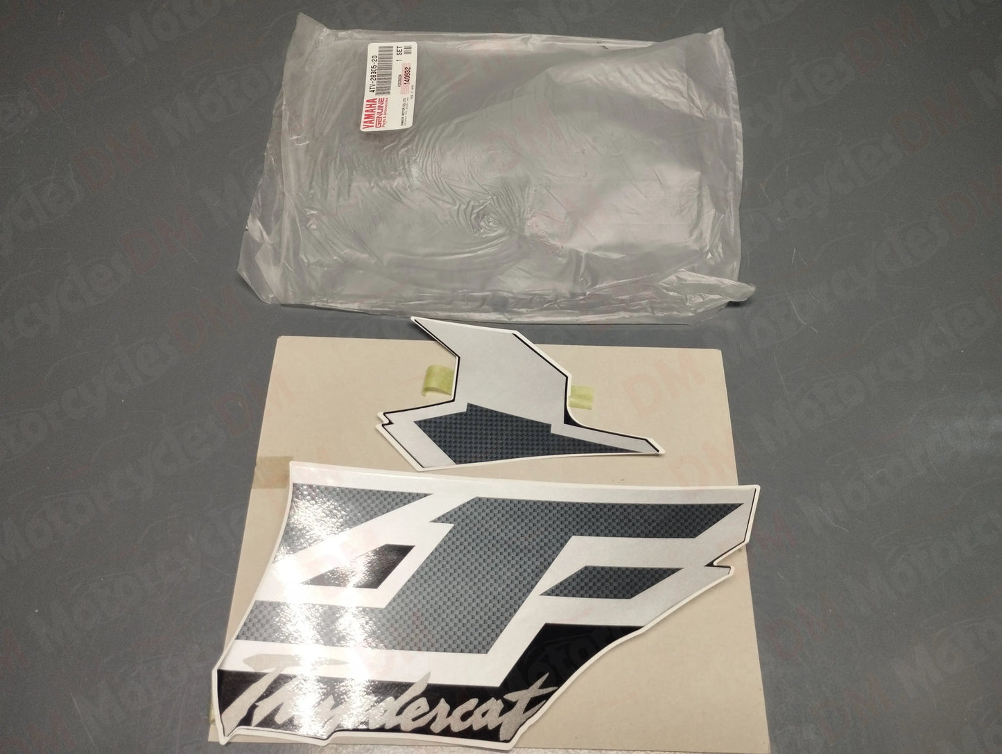 Yamaha oem new under cover 4 graphic set decal for yzf 600r Thundercat '98 99 pn 4tv-28305-20 Yamaha