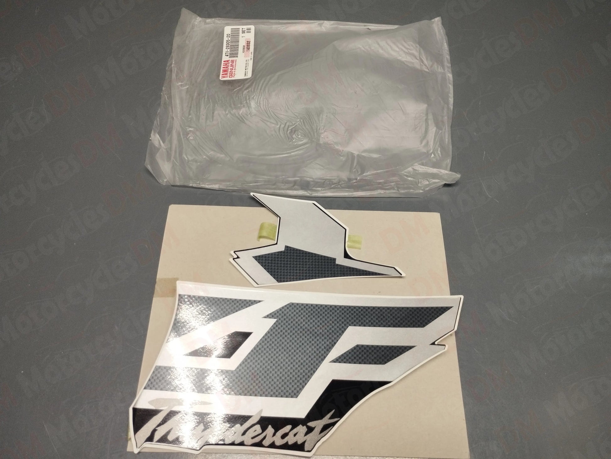 Yamaha oem new under cover 4 graphic set decal for yzf 600r Thundercat '98 99 pn 4tv-28305-20 Yamaha