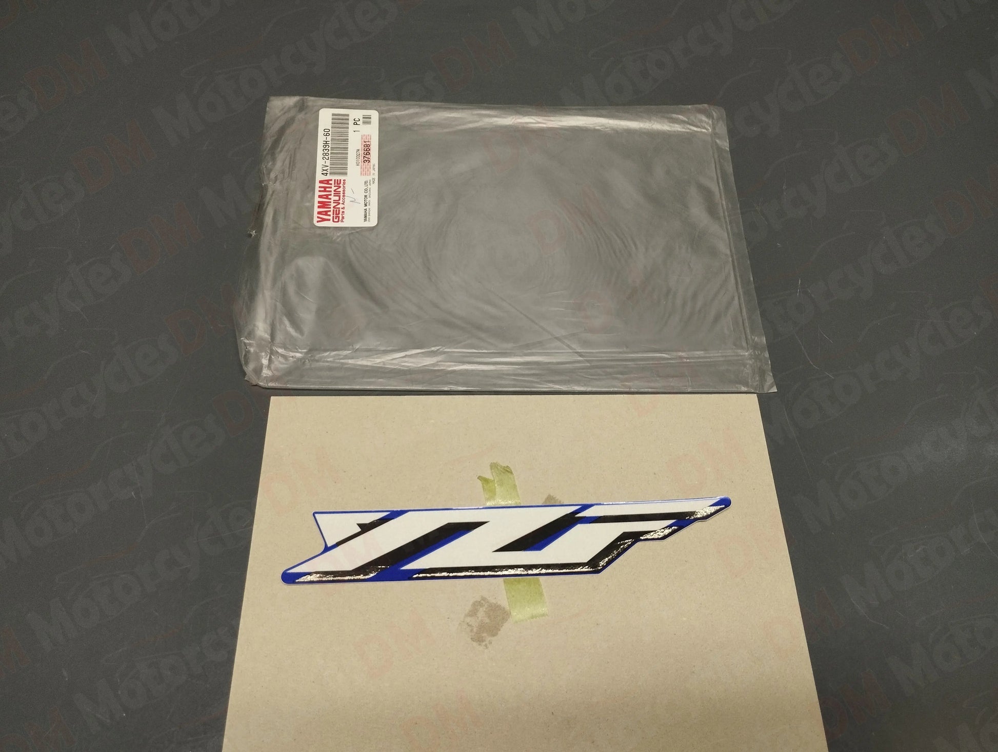 Yamaha oem new emblem 1 decal for yzf r1 2000 pn 4xv-2839h-60