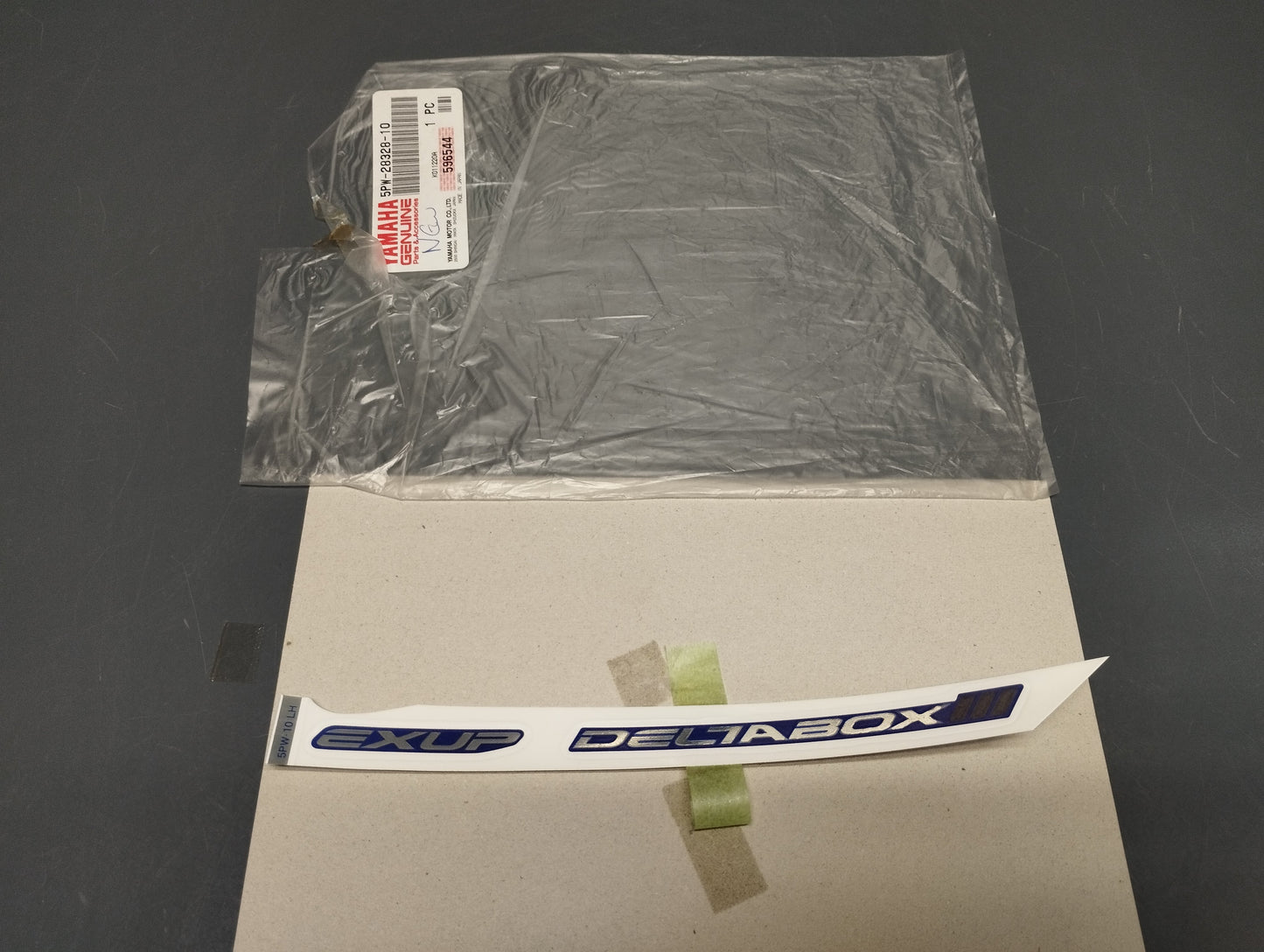 Yamaha genuine new yzf r1 2002 emblem sticker decal pn 5pw-28328-10