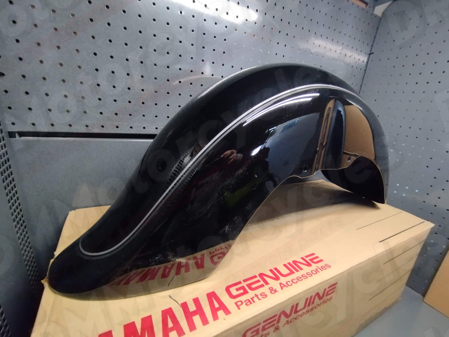 Yamaha genuine new XVZ 1300 Royal Star front fender pn 4nk-y2150-h0-33
