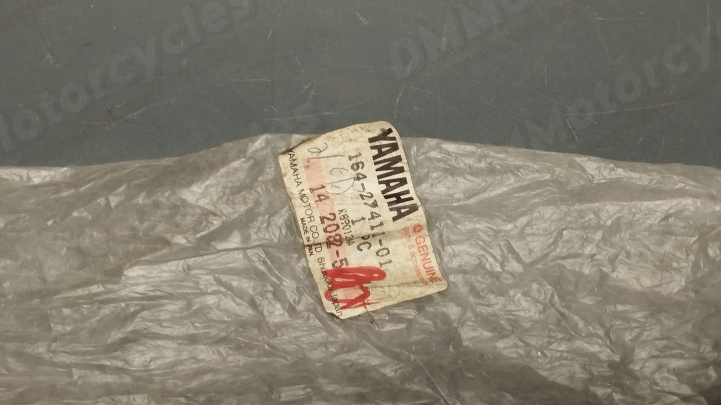 Yamaha genuine nos YB100 87 18N  YCS1 68 YL2 67 68 footrest bracket pn 164-27411-01