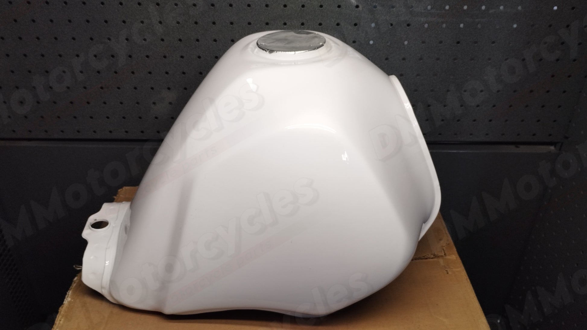 Yamaha genuine new xt350 1998 fuel petrol tank pn 30x-24110-g0-07