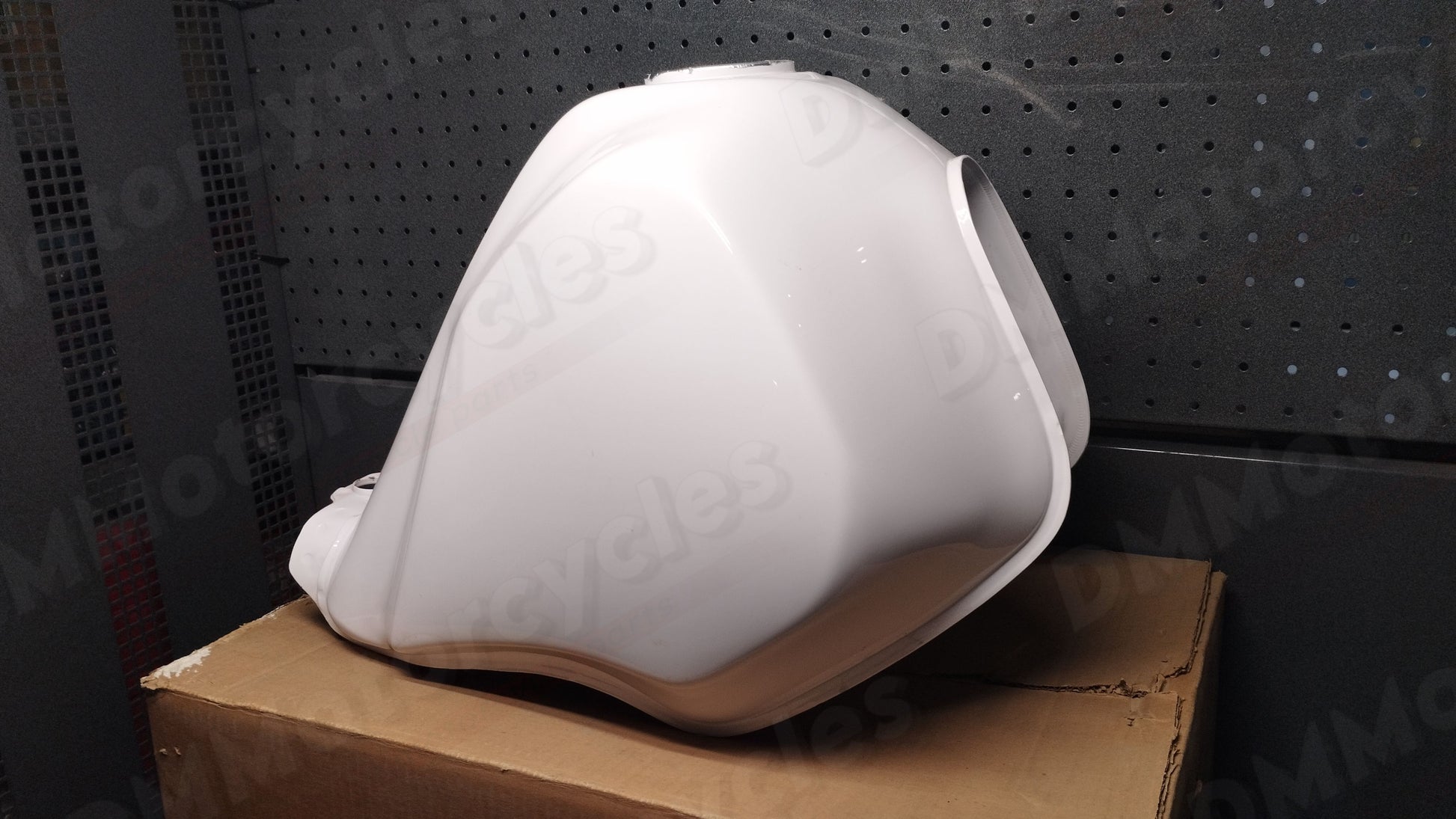 Yamaha genuine new xt350 1998 fuel petrol tank pn 30x-24110-g0-07