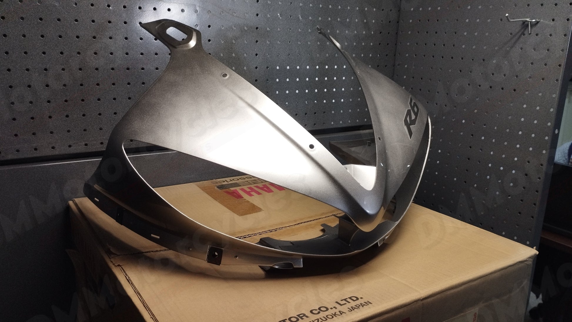 Yamaha genuine new yzf r6 2003 upper cowling pn 5sl-y283g-20-p2