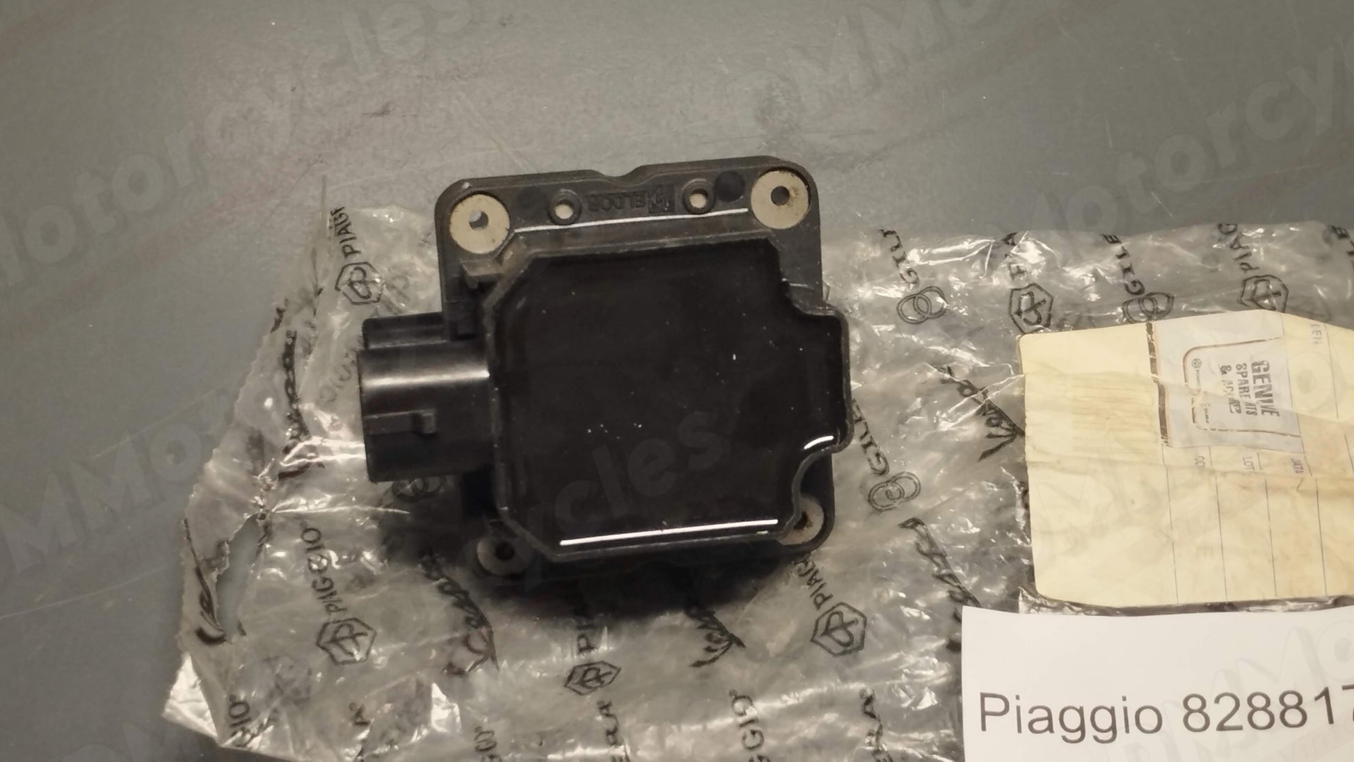 Piaggio genuine new Vespa GTS 250 Super, Beverly, X9 500 ignition coil pn 828817