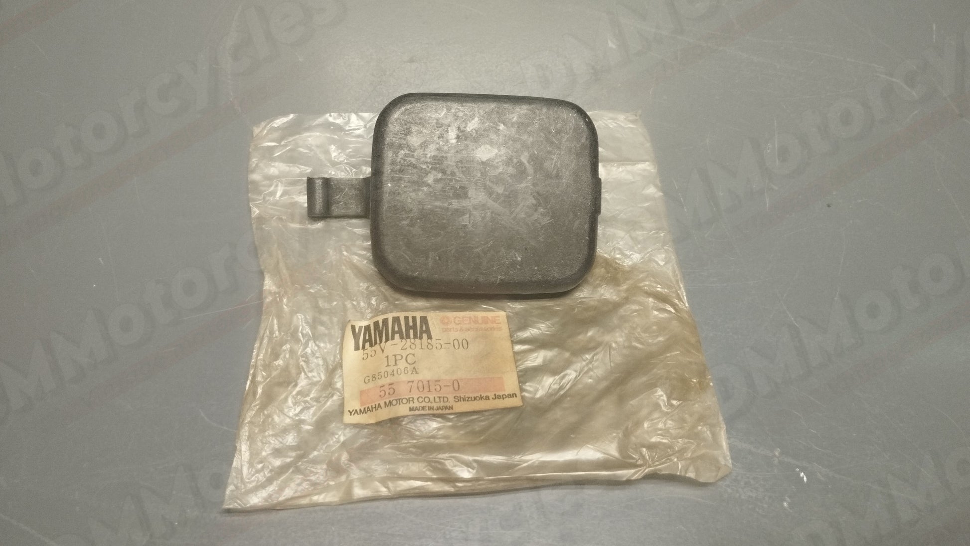 Yamaha genuine new DT125 SR125 TTR225 TW200 TW225 XT225 XT250 XT350 XV500 lid pn 55v-28185-00