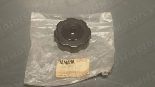 Yamaha genuine nos tt500 xt500 dt50 80 125 175 250 tz125 250 mx175 ty250 yz80 tank cap pn 2a6-24611-00