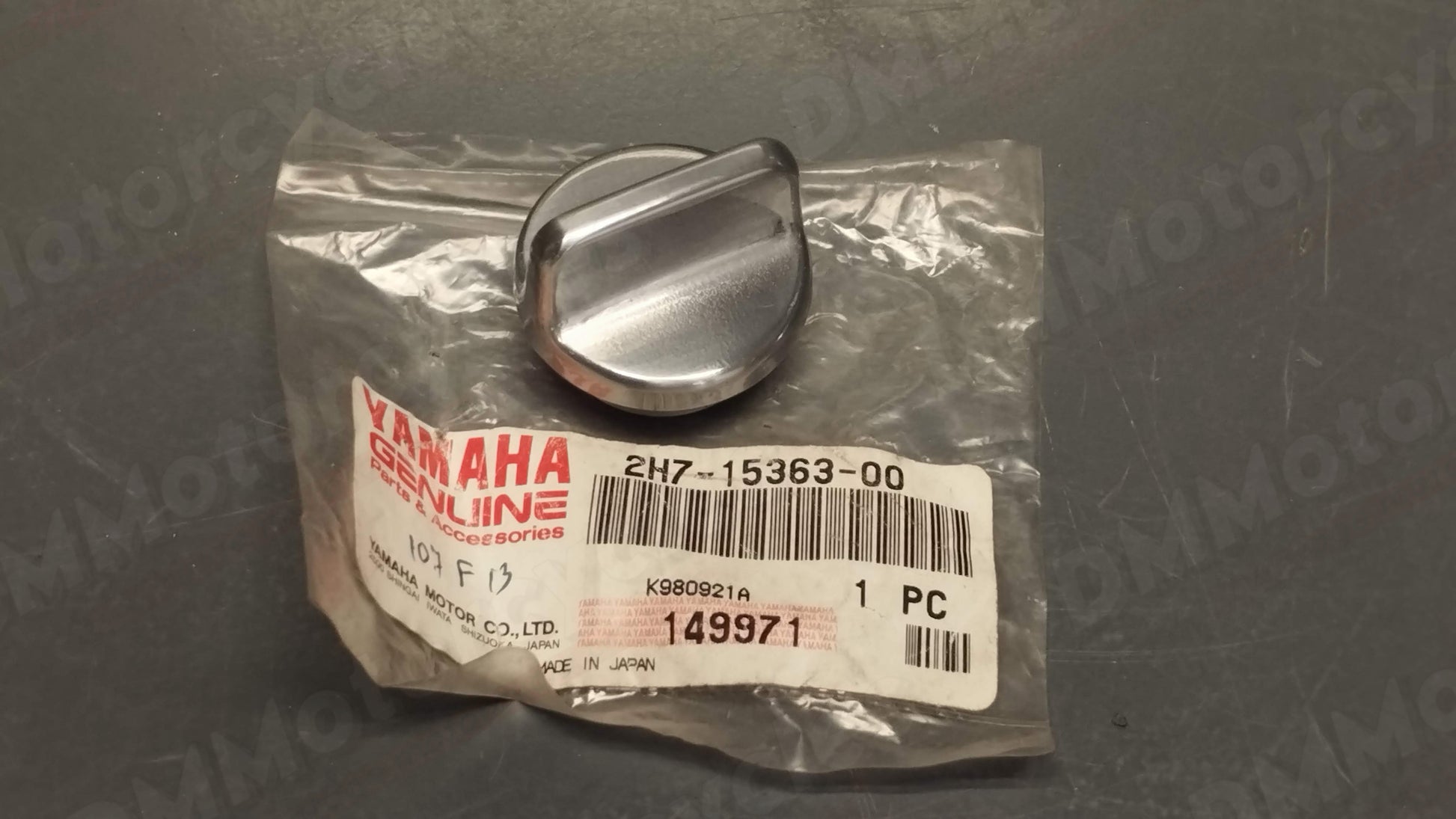 Yamaha genuine new xj700 xvz1300 1200 xjr1300 400 xj vmx xs oil plug pn 2h7-15363-00