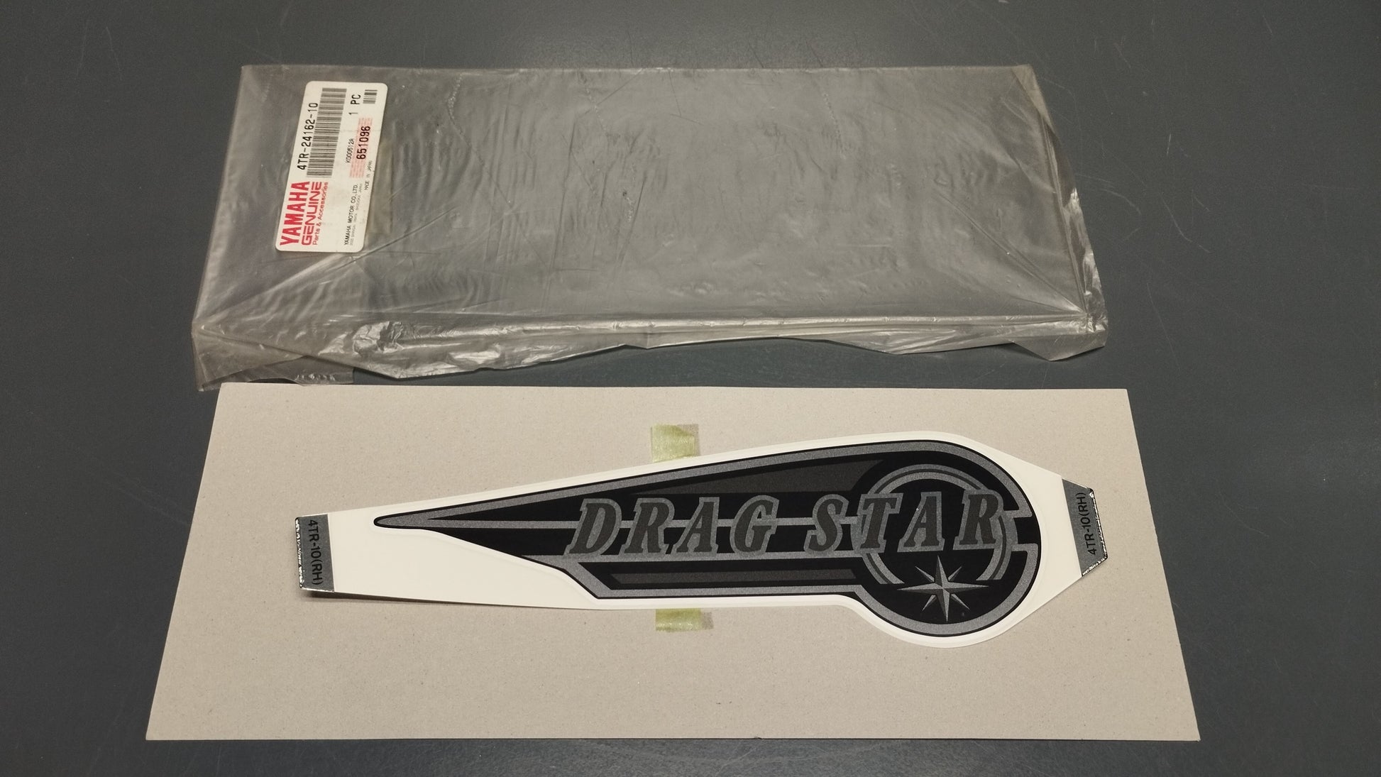 Yamaha genuine new dragstar xvs 650 97 xvs 400 96 97 emblem 2 pn 4tr-24162-10