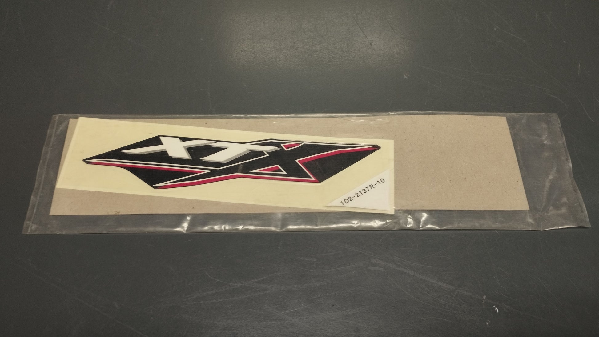 Yamaha genuine new xt660 2006 graphic 3 sticker decal pn 1d2-2137r-10