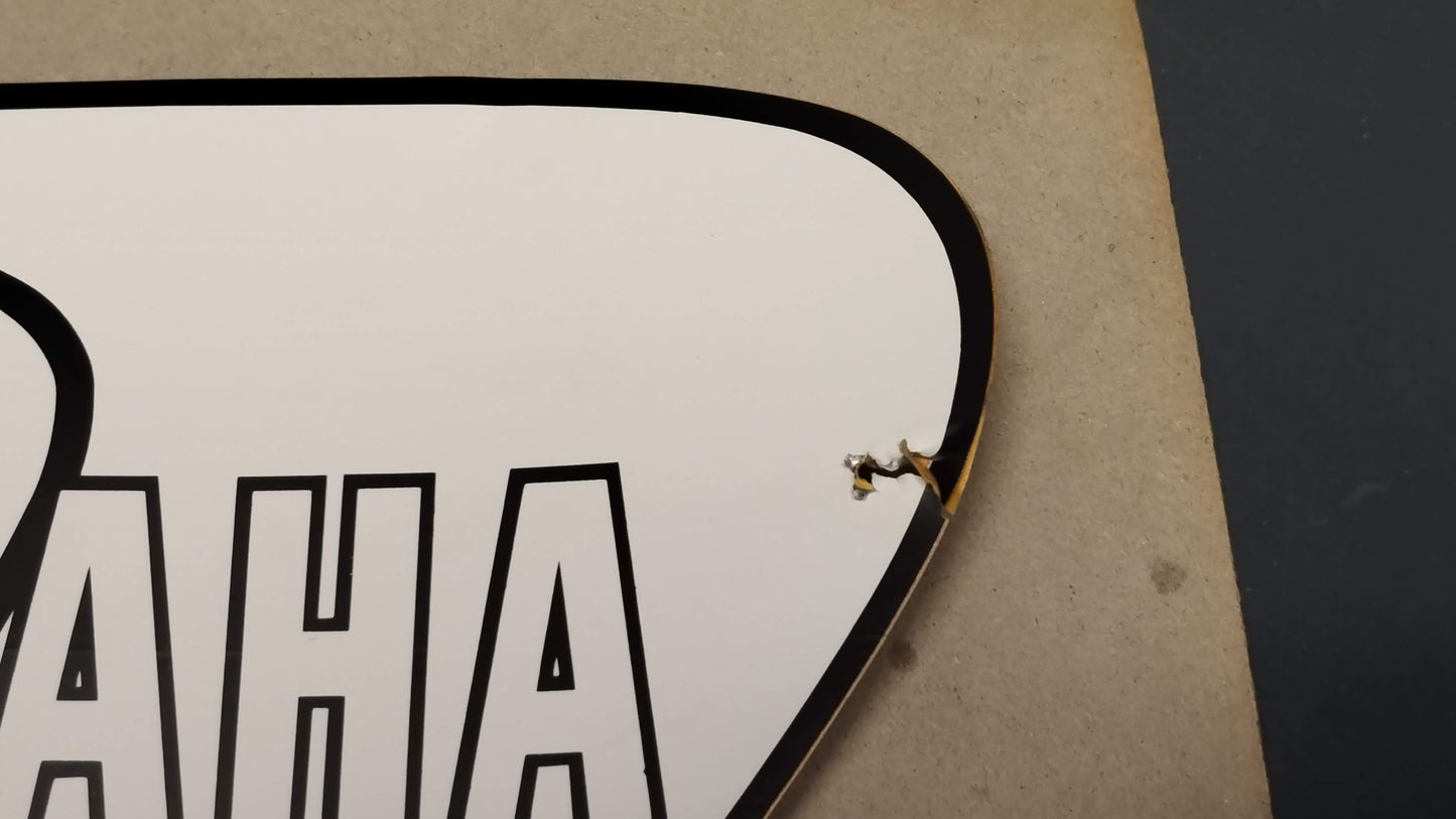 Yamaha genuine nos punctured yb100 fuel tank graphic rh decal pn 506-24245-00