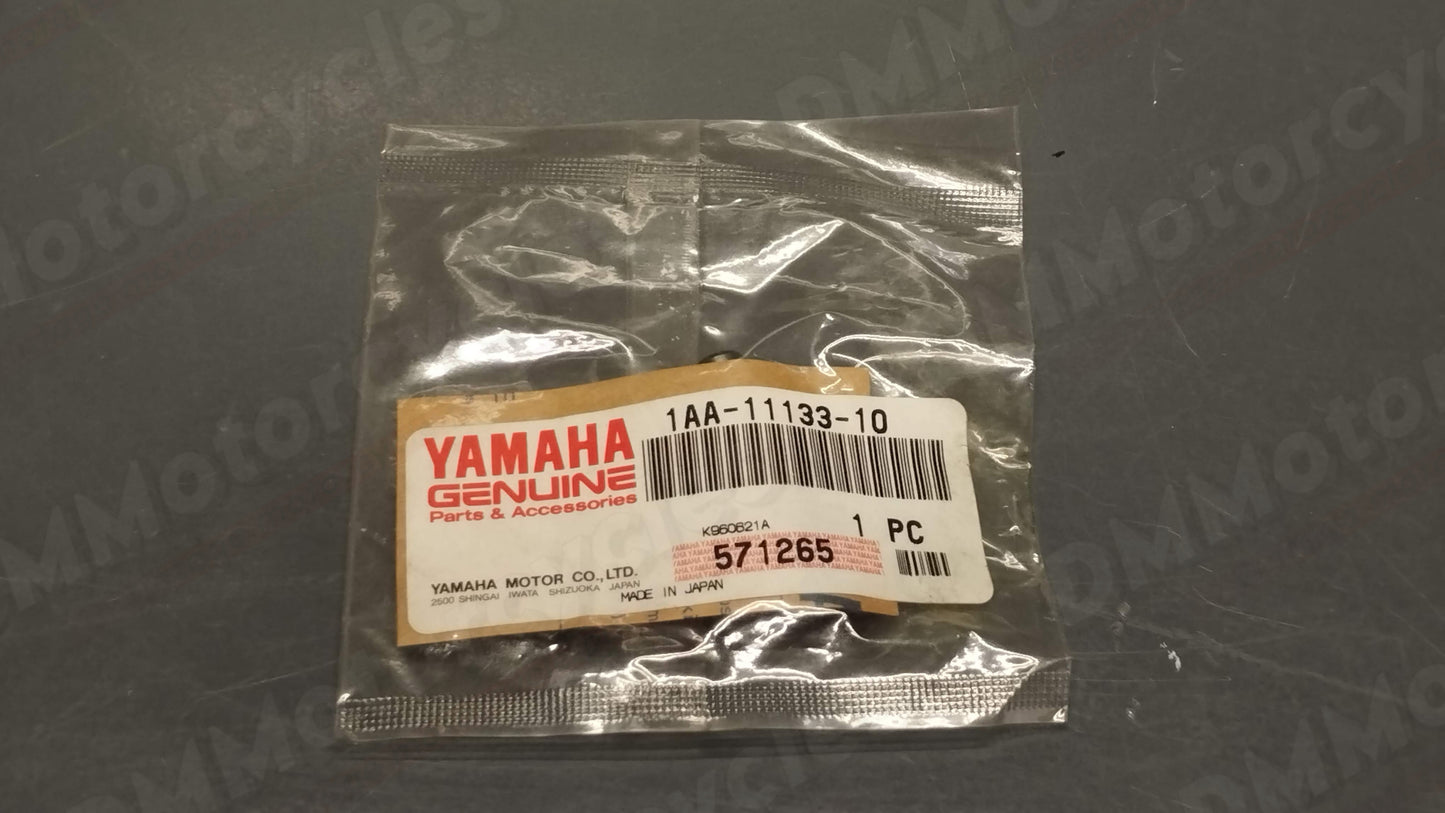 Yamaha genuine new fz 750 700 fzx 750 700 xj 700 fzr 1000 750 intake valve guide pn 1aa-11133-10