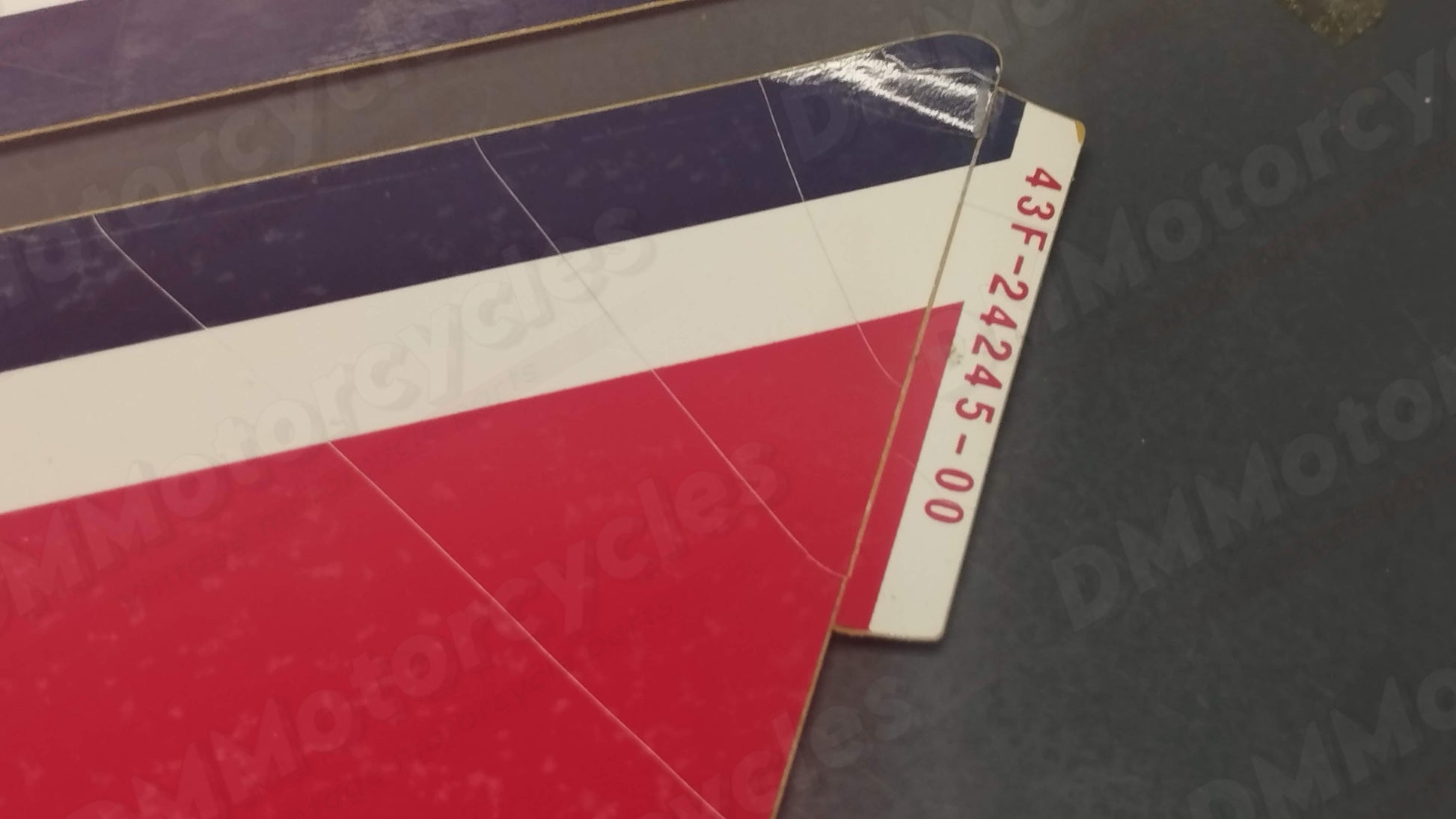 Yamaha genuine nos imperfect XT600 tank decal graphic set pn 43f-24240-00