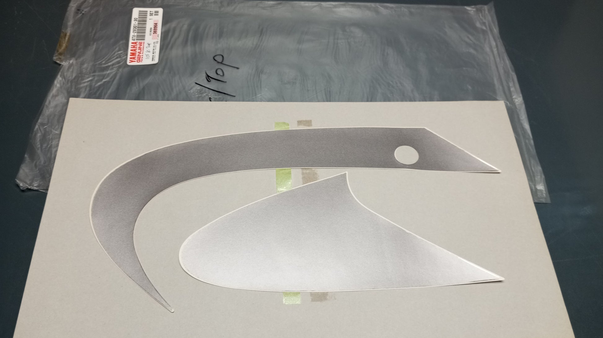 Yamaha genuine new tdm850 2000 graphic set lower cover 1 decal pn 4tx-28301-30
