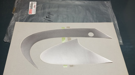 Yamaha genuine new tdm850 2000 graphic set lower cover 1 decal pn 4tx-28301-30 - Www.dm-motorcycles.com