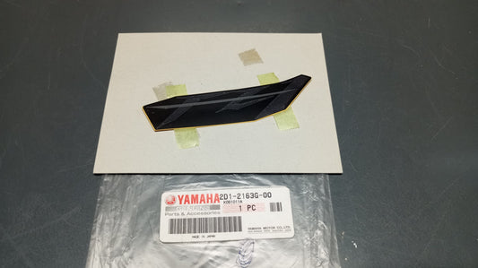 Yamaha genuine new fz1 fazer 2006 2007 emblem 1 sticker decal pn 2d1-2163g-00