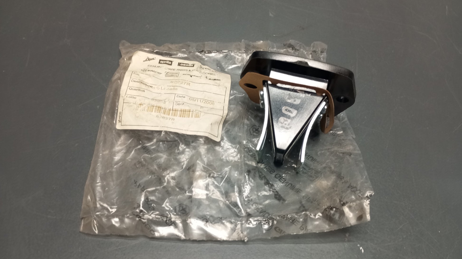 Piaggio genuine new liberty nrg zip typhoon vespa lx 50 reed block pn 82827r