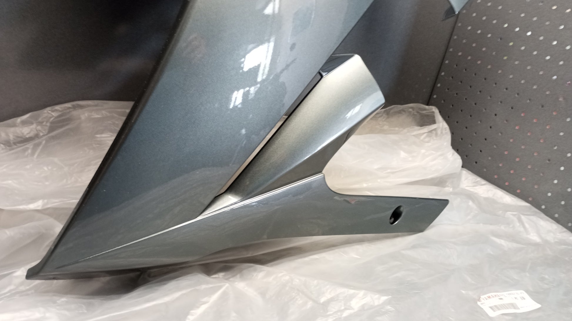 Yamaha genuine new fjr1300 2003 2004 cowling lower front body panel pn 5vs-y283j-20-p2