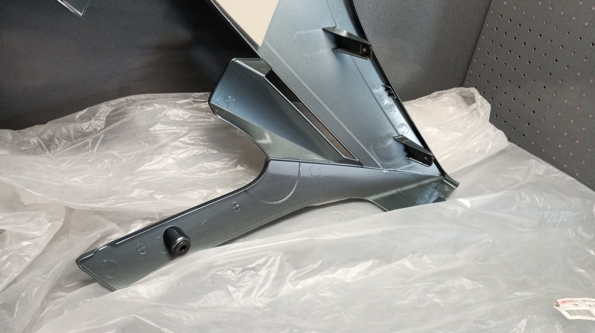 Yamaha genuine new fjr1300 2003 2004 cowling lower front body panel pn 5vs-y283j-20-p2