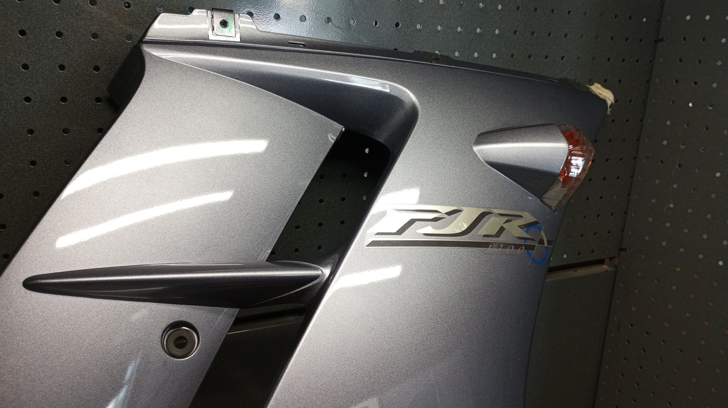 Yamaha genuine new fjr1300 2003-05 cowling lower front right body panel pn 5vs-y283k-00-p0
