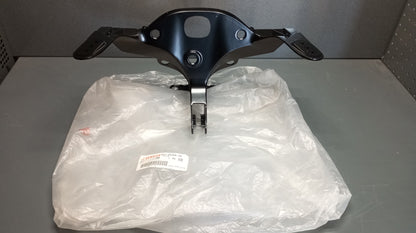 Yamaha genuine new yzf r1 2004 - 2006 fairing stay bracket pn 5vy-28356-00