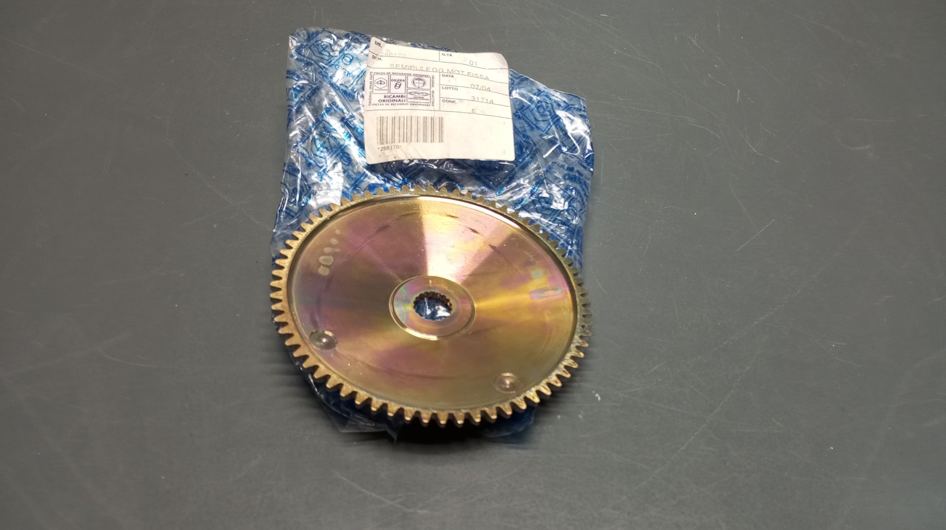 Piaggio genuine new sfera rst 80 zip half pulley pn 286170