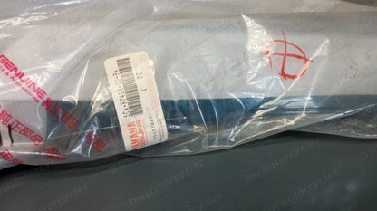 Yamaha genuine new yp125 majesty 1998 mole 1 left body panel pn 5ca-f7496-00-p4