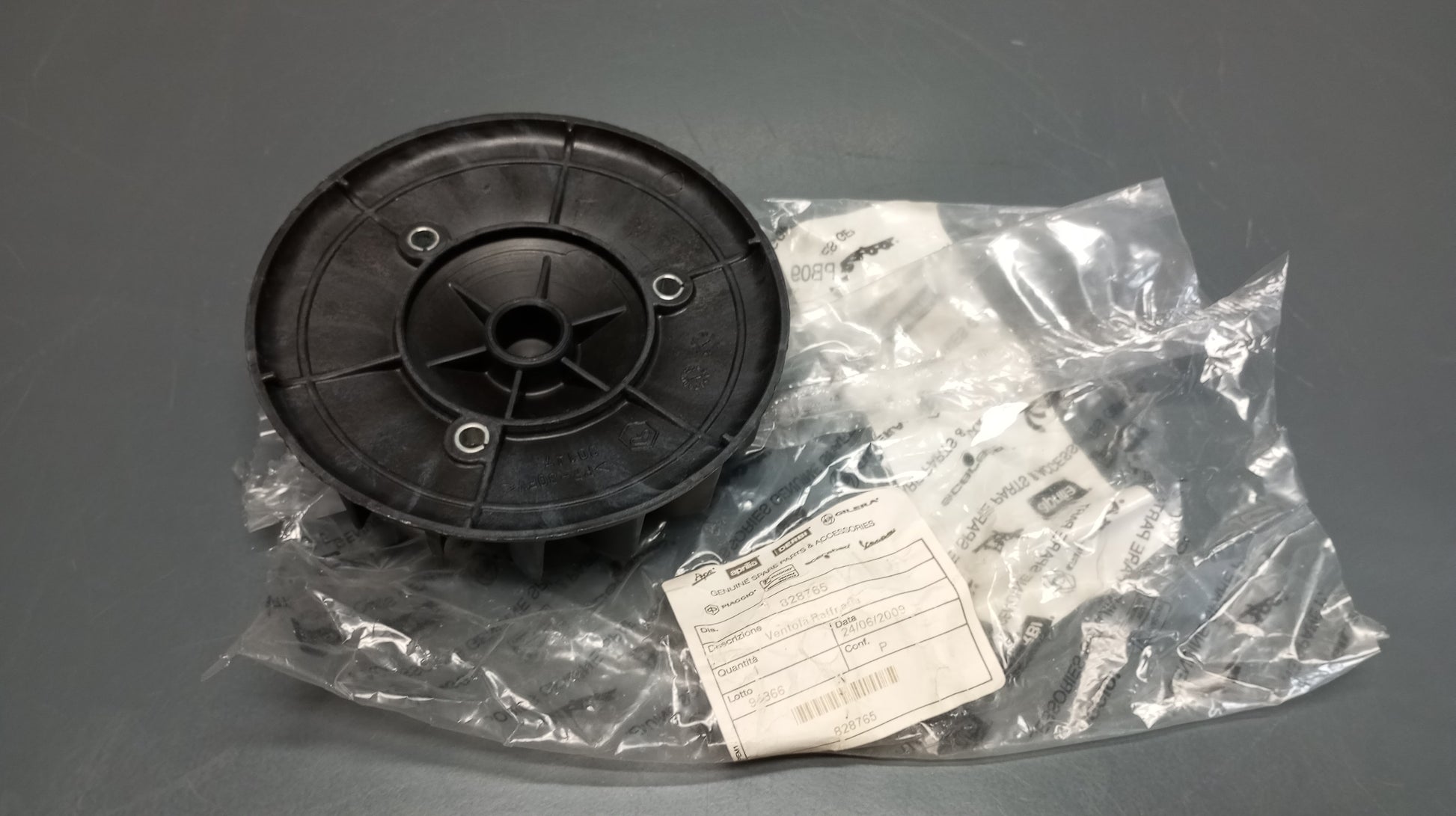 Piaggio genuine new nrg vespa storm diesis liberty boulevard zip atlantis fan pn 828765