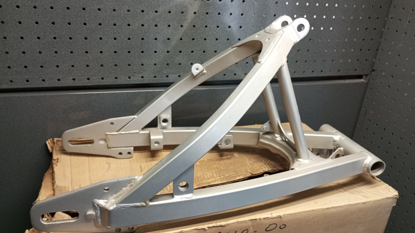 Yamaha genuine new dt125 rear swing arm pn 18g-22110-00