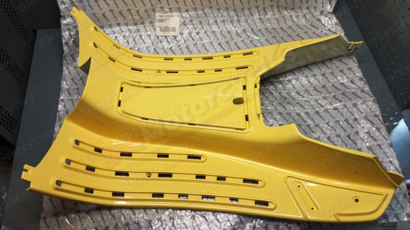 Piaggio genuine new vespa lx lxv s footwell cover yellow pn 62212440gp