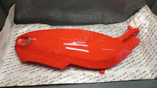 Piaggio genuine new typhoon 50 gilera storm 50 right side cover pn cm00300250r7